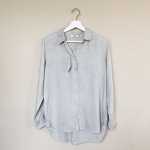 UNIQLO Light Grey Button Down Long Sleeve Blouse
